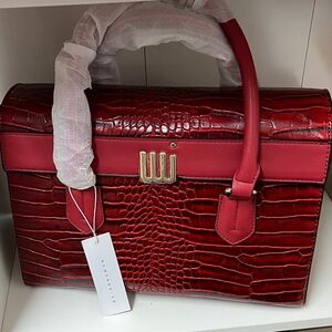 Women’s Croc-Embossed Structured Handbag in Burgundy